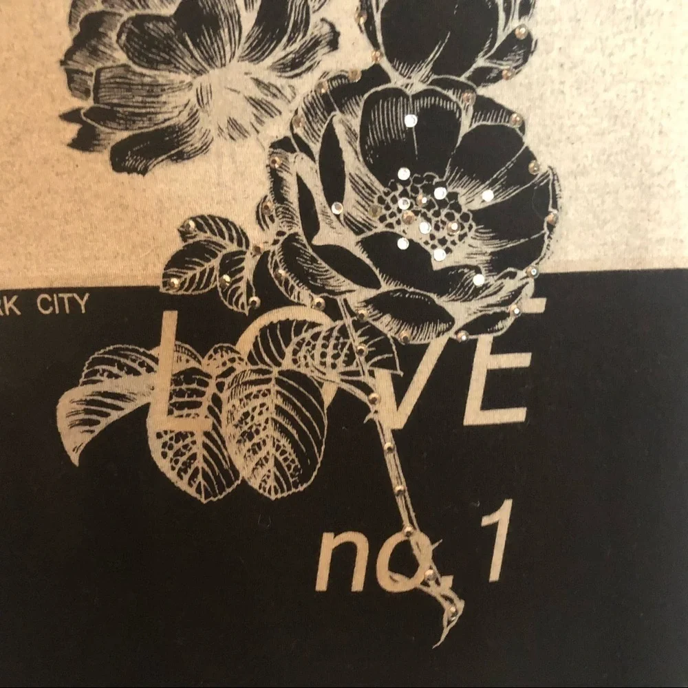 Dress Barn T-shirt Black with Rhinestones Size M - Picture 3 of 9